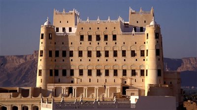 «قصر سيئون» يستعيد بريقه: مشروع ترميم شامل يعيد الحياة لرمز حضاري في اليمن