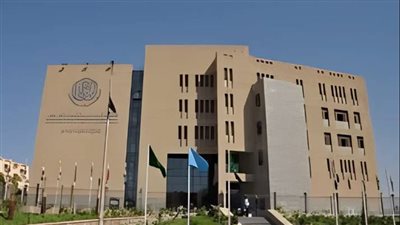 محافظ أسوان يهنئ الأكاديمية العربية لفوزها بتصنيف 