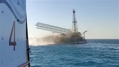 عاجل.. “الصحة” تعلن عدد وفيات ومصابي حادث غرق بارجة بحرية بخليج السويس 