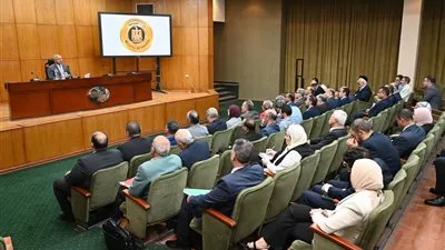 عاجل| كامل الوزير يمنح مهلة شهر لكافة شركات الأسمنت لإعادة تشغيل جميع خطوط الإنتاج المتوقفة 