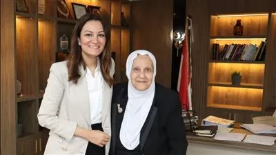 نائب محافظ الجيزة تلتقي احدى رائدات العمل الخيري لبحث دعم مبادرات محو الأمية لذوي الهمم