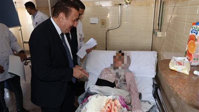  محافظ المنوفية يطمئن على الحالة الصحية لمصابي حادث الإقليمي بمستشفى الجراحات المتخصصة