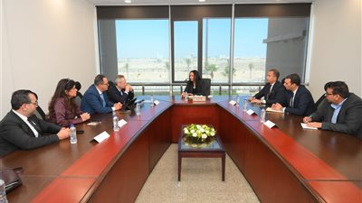 وزيرة التضامن تبحث مع رجال أعمال الإسكندرية تمكين الأسر اقتصاديًا 