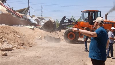 محافظ القليوبية يقود حملة مكبرة لإزالة التعديات بقرية بلقس بقليوب