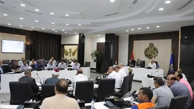 تفاصيل اجتماع محافظ أسوان لمتابعة الجاهزية والإستعداد الجيد لماراثون إنتخابات مجلس الشيوخ