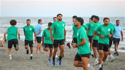 لرفع المعدلات البدنية للاعبين.. تدريبات المصري على رمال شواطئ بورسعيد