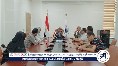 رئيس جامعة أسيوط التكنولوجية يجتمع بإدارات التدريب والطلاب