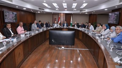 محافظ الجيزة يتابع موقف مشروعات مياه الشرب والصرف الصحي لدعم المناطق المحرومة