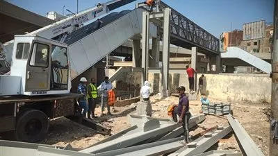 محافظ القليوبية يتابع أعمال تطوير كوبري مشاة وابور الثلج بمدينة بنها