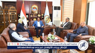  محافظ مطروح يلتقي مع رئيس مجلس إدارة الهيئة المصرية العامة للمساحة