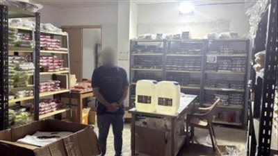 «8 آلاف لتر زيوت تبخير».. سقوط مصنع سري لإنتاج سوائل السجائر الإلكترونية 