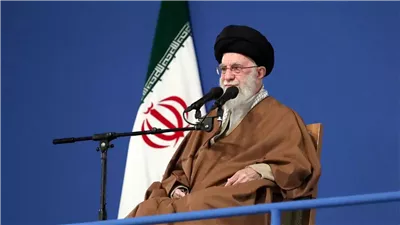 خامنئي يهدد ترامب: استهداف جديد لقواعد أمريكية 