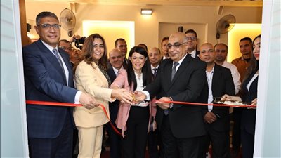 وزراء التخطيط والتنمية المحلية والعدل ومحافظ الجيزة يفتتحون مكتب توثيق محكمة جنوب الجيزة