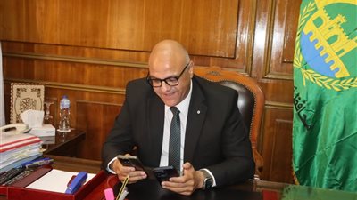 محافظ القليوبيه يهنئ أوائل الدبلومات الفنية بمحافظة القليوبية هاتفيا