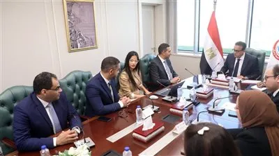 عبدالغفار يبحث مع شركة «ساندوز» تعزيز التعاون في توطين صناعة الأدوية ودعم المبادرات الصحية الرئاسية