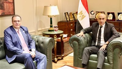 وزير التعليم يشيد بمقترح التنظيم والإدارة بإعداد قوائم انتظار من المتقدمين الناجحين في الامتحان الإلكتروني