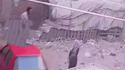 حبس متهم تبول علي سيارة محامية خصمه بتهمه الفعل الفاضح بالمحلة 15 يوم