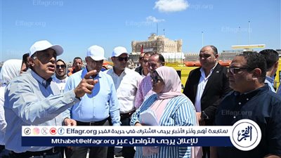 رئيس الوزراء يتفقد أعمال مشروع تنفيذ الحواجز البحرية و حماية الشواطئ في الإسكندرية 