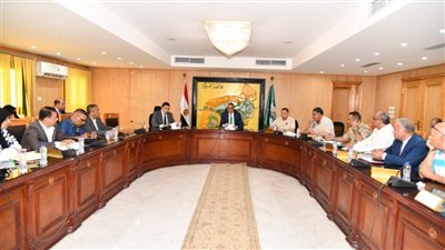 محافظ الفيوم: نقف على مسافة واحدة من الجميع ونناشد بالمشاركة