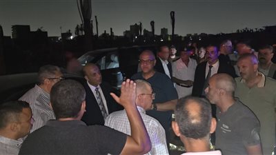 محافظ القليوبية ومدير الأمن يتابعان أعمال السيطرة على حريق بأرض الكلية بالخانكة