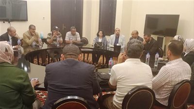 ندوة توعوية بأسوان لتعريف العاملين بالمنشآت المختلفة بقانون العمل الجديد 