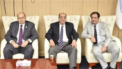 الصحة تنظم المؤتمر العلمي لقسم جراحة الوجه والفكين بمستشفى العلمين النموذجي لتعزيز تبادل الخبرات بين الفرق الطبية