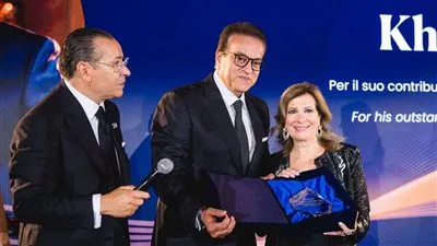 تكريم خالد عبدالغفار بجائزة القيادة من المجلس الأوروبي للشركات الإفريقية والشرق أوسطية