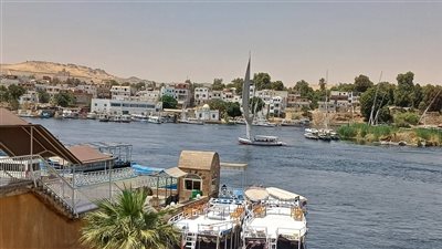 عقب إستقرار الأحوال الجوية.. محافظ أسوان: إعادة تشغيل حركة الملاحة الجوية والنهرية