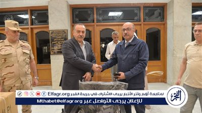 محافظ أسيوط يسلم عددا من الكراسى المتحركة الكهربائية لمديرية الصحة لتوزيعها على المستشفيات بالمحافظة 