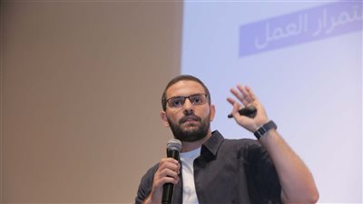 كريم إسماعيل يستعرض قصة سيدنا يوسف كمثال على قوة الصلابة النفسية بمكتبة الإسكندرية 