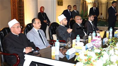 بحضور وزير الأوقاف..الوزارة تقيم حفلًا لتوزيع جانب من جهاز 