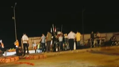 سقوط سيارتين نقل من معدية ببورسعيد يسفر عن مصرع 3 أشخاص وإصابة سائق ببتر في القدمين