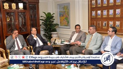 محافظ أسيوط يعقد اجتماعا لتنفيذ مبادرة سكن كريم لتطوير 7000 منزل للأسر الأكثر احتياجًا