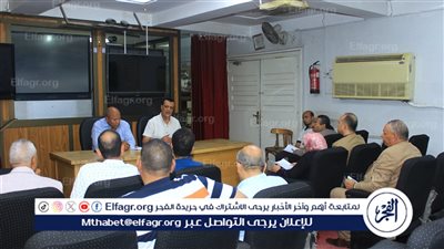 مدير تعليم سوهاج يبحث خطة إنهاء الفترة المسائية بمدارس المحافظة