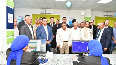 وزير الإسكان ومحافظ الدقهلية يفتتحان مركز خدمة عملاء شركة مياه الشرب والصرف الصحي بنبروه