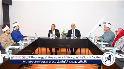 وزير الخارجية والهجرة يلتقي بأعضاء الجالية المصرية في السنغال