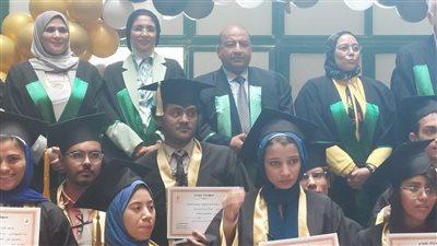 أول حفل تخرج مخصص لطلاب الدمج وذوي الاحتياجات الخاصة بكلية التجارة