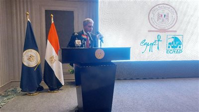 وزير السياحة يطلق أول منصة إلكترونية لتدريب العاملين بالقطاع