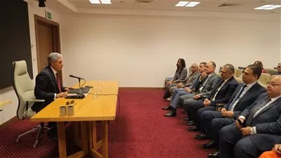 وزير السياحة والآثار يلتقي أكثر من 20 سفير وقنصل عام من الموفدين لتمثيل الدولة المصرية بالخارج