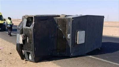 تفاصيل مصرع 9 وإصابة 42 في تصادم مروع بين أتوبيس وسيارتي نقل