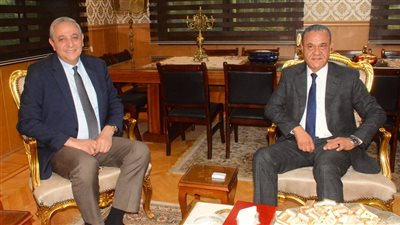 محافظ الغربية يهنئ مدير الأمن: يد تبني وأخرى تحمي