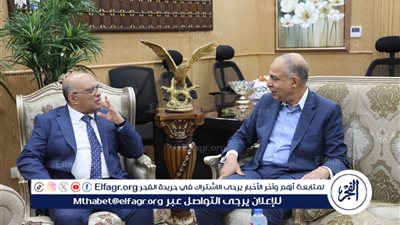 محافظ المنيا يهنئ اللواء حاتم حسن بتوليه مهام منصبه مديرًا للأمن