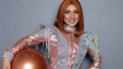 بهذه الطريقة.. مي كساب تشكر فريق عمل مسرحية البقاء للأصيع