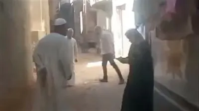 أمن الغربية يفحص فيديو شخص يشهر سلاح أبيض لتهديد أقاربه بالغ