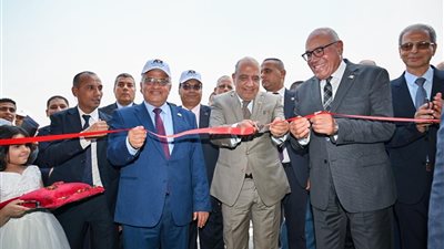 رئيس الهيئة العربية للتصنيع ووزير الكهرباء والطاقة المتجددة يشهدان افتتاح خط إنتاج أبراج كهرباء الجهد العالي والفائق 