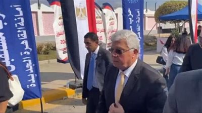 وزير التعليم العالي يدلي بصوته فى انتخابات مجلس الشيوخ بالتجمع 