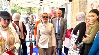 سحر نصر تدلي بصوتها في انتخابات مجلس الشيوخ 2025