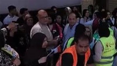 عاجل - مصر بتكتب بكرة بإيدين ولادها..توافد الناخبين على لجنة الشهيد محمد محمود بالجيزة 