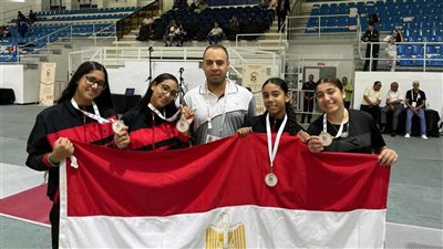 غنيم يُشيد بفتاة بنى سويف بعد مشاركتها في فوز المنتخب بذهبية دورة الألعاب الأفريقية لسلاح المُبارزة بالجزائر