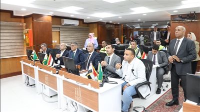 محافظ الجيزة يتابع عملية الغلق من داخل مركز السيطرة وبكلف بالاستعداد لليوم الثاني